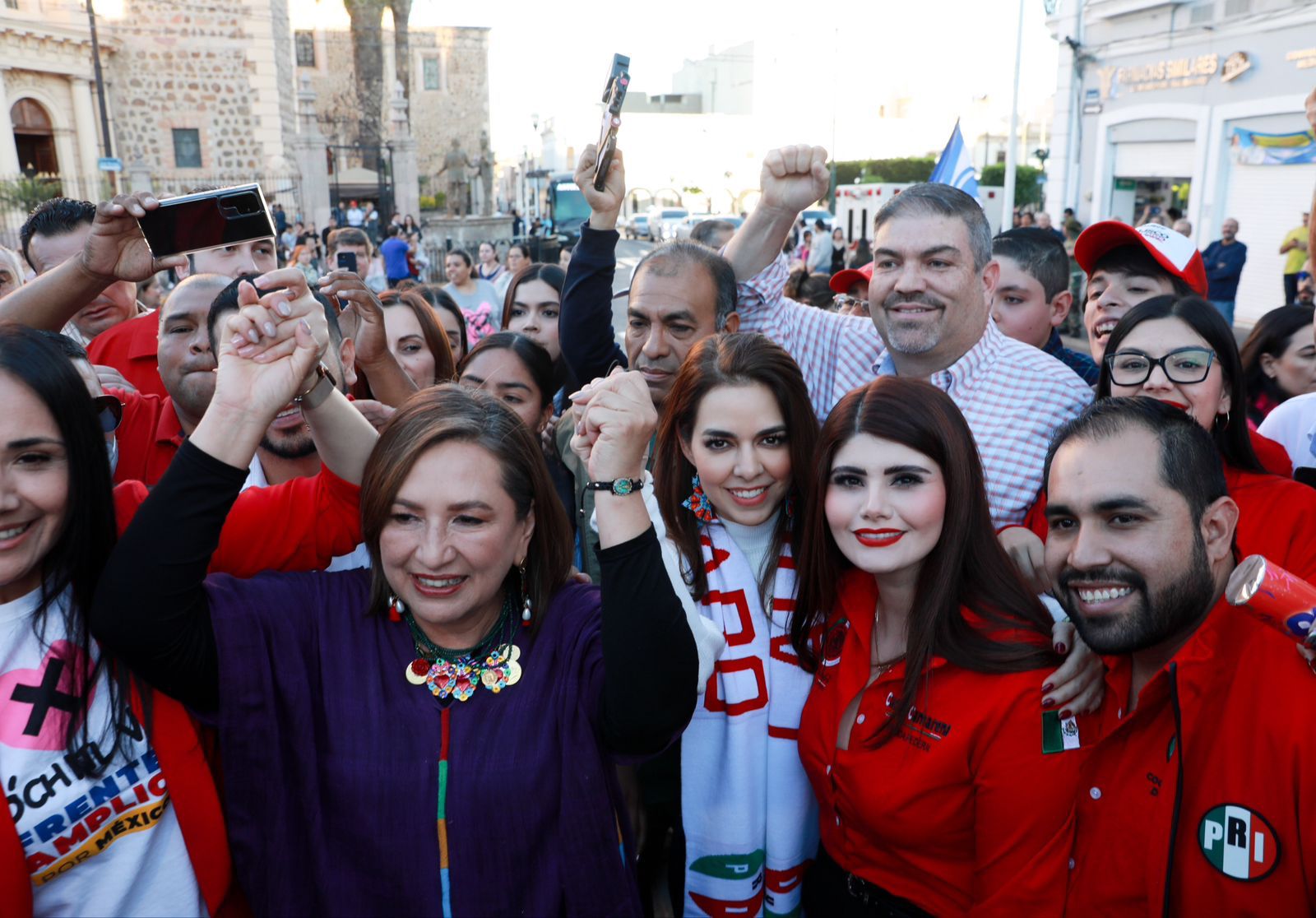 RECIBE ALTOS DE JALISCO A XÓCHITL GÁLVEZ Y LAURA HARO